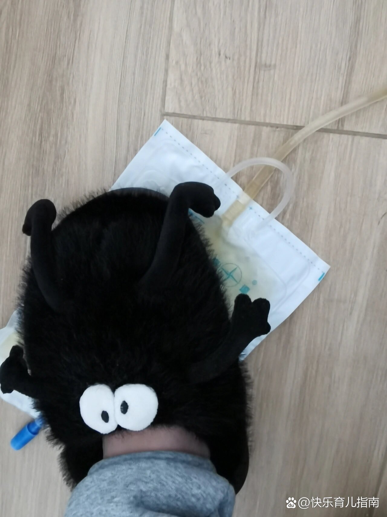 但是忽略了,还输液呢!因