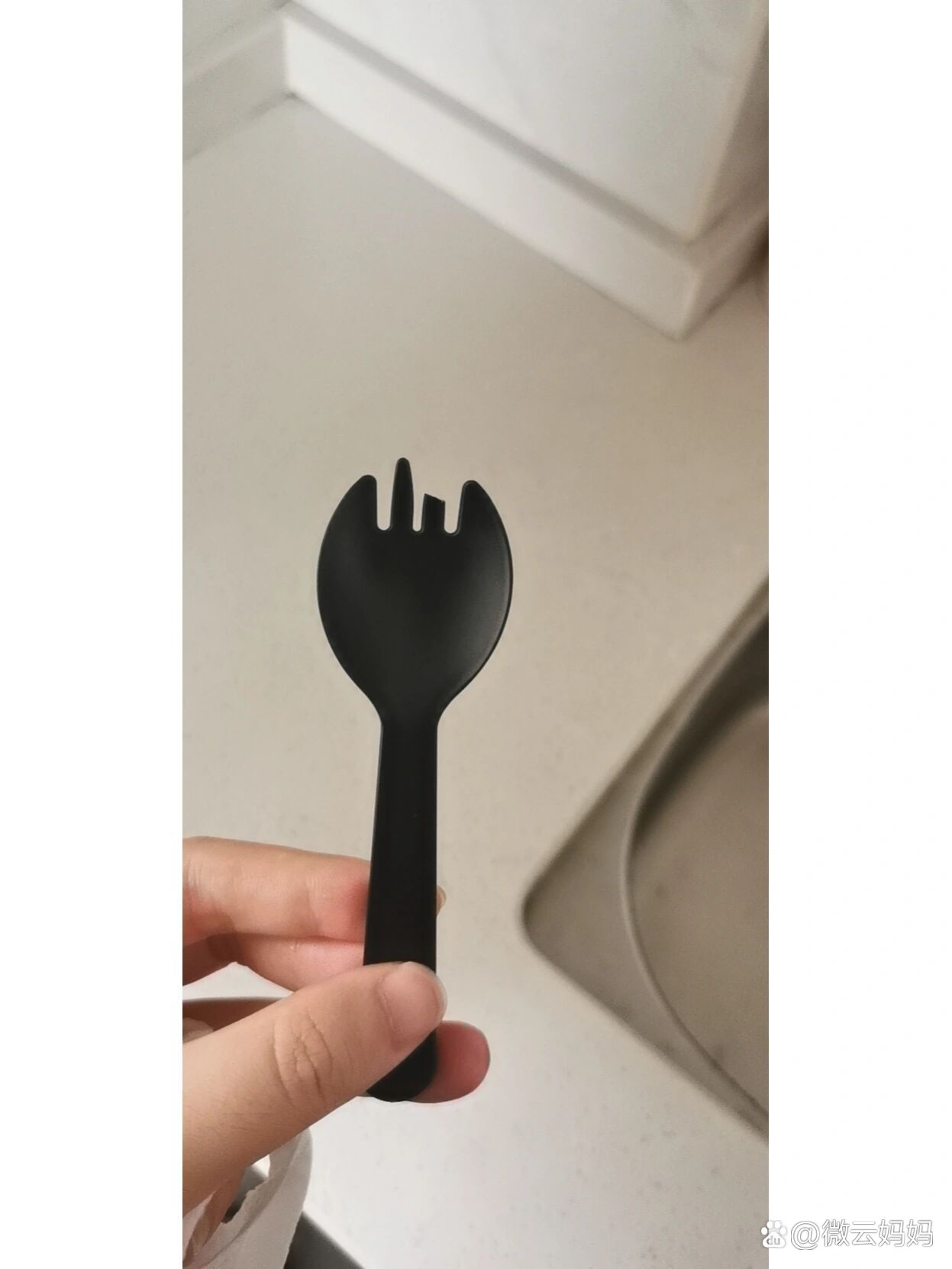 婴儿误食叉子十一个月大宝宝咬断了叉子的一部分 看他吞咽下去