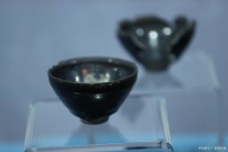 宋代建盏“曜变天目”残片2000元/克，喝茶用它会中毒吗？