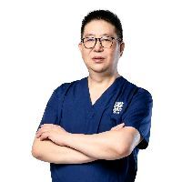 胸假体那么大是如何被置入的吗？