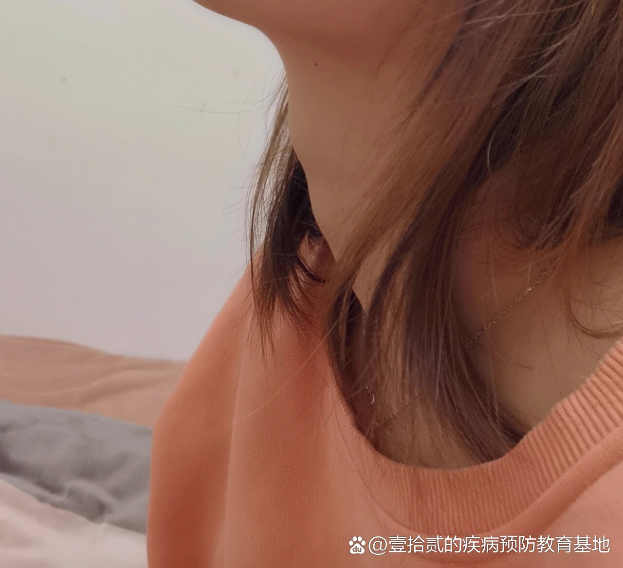 摸着也很明显,跟喉结好像,但查资料说女生毕竟瘦才有本人又挺壮,疑惑