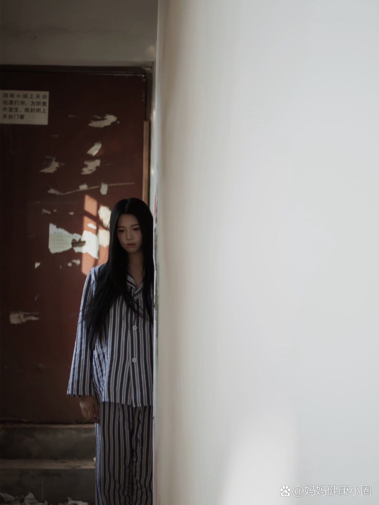 情绪大片:天台病号服写真(一)