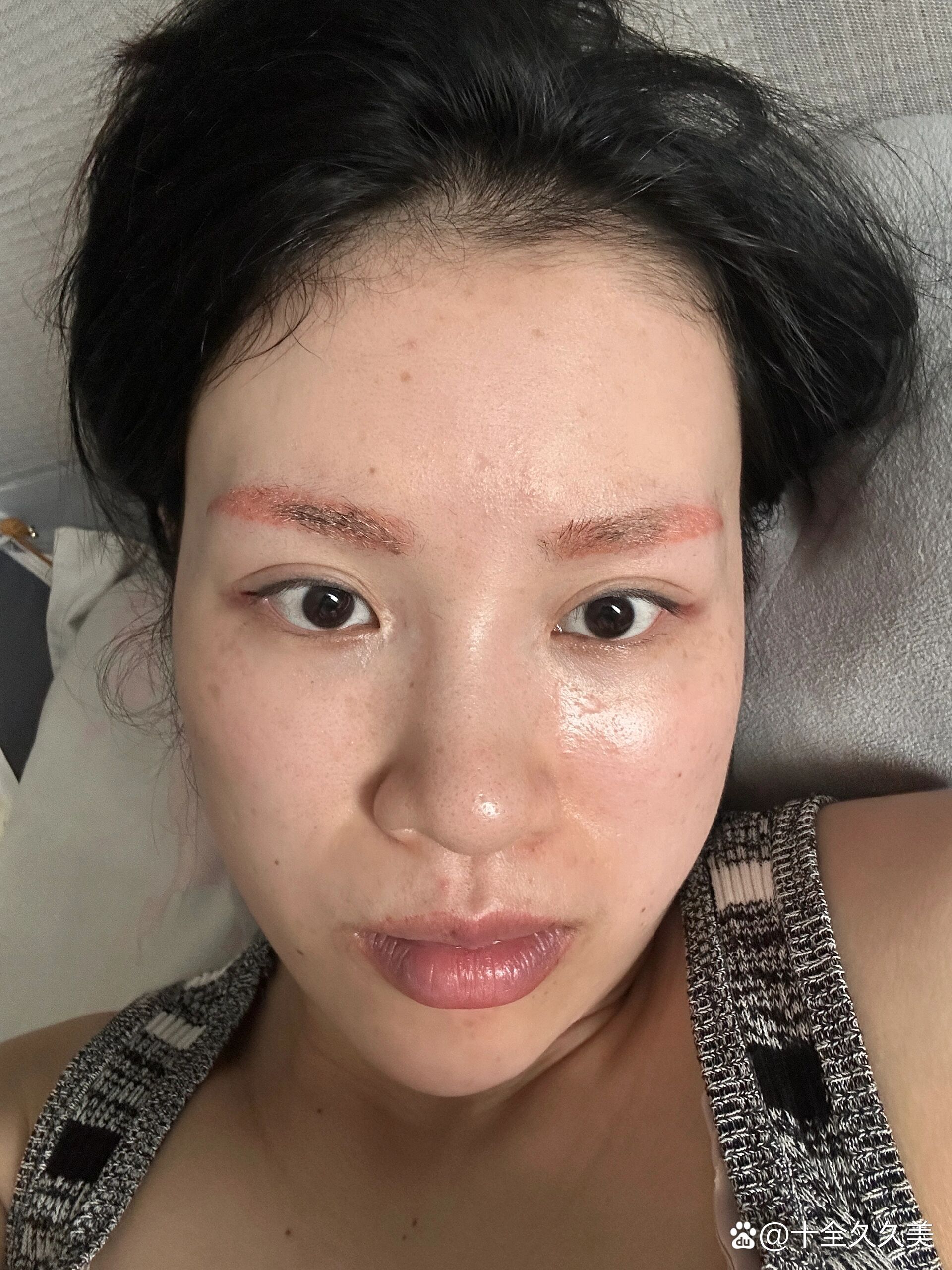 我服了,洗了四次的眉毛还这么红!