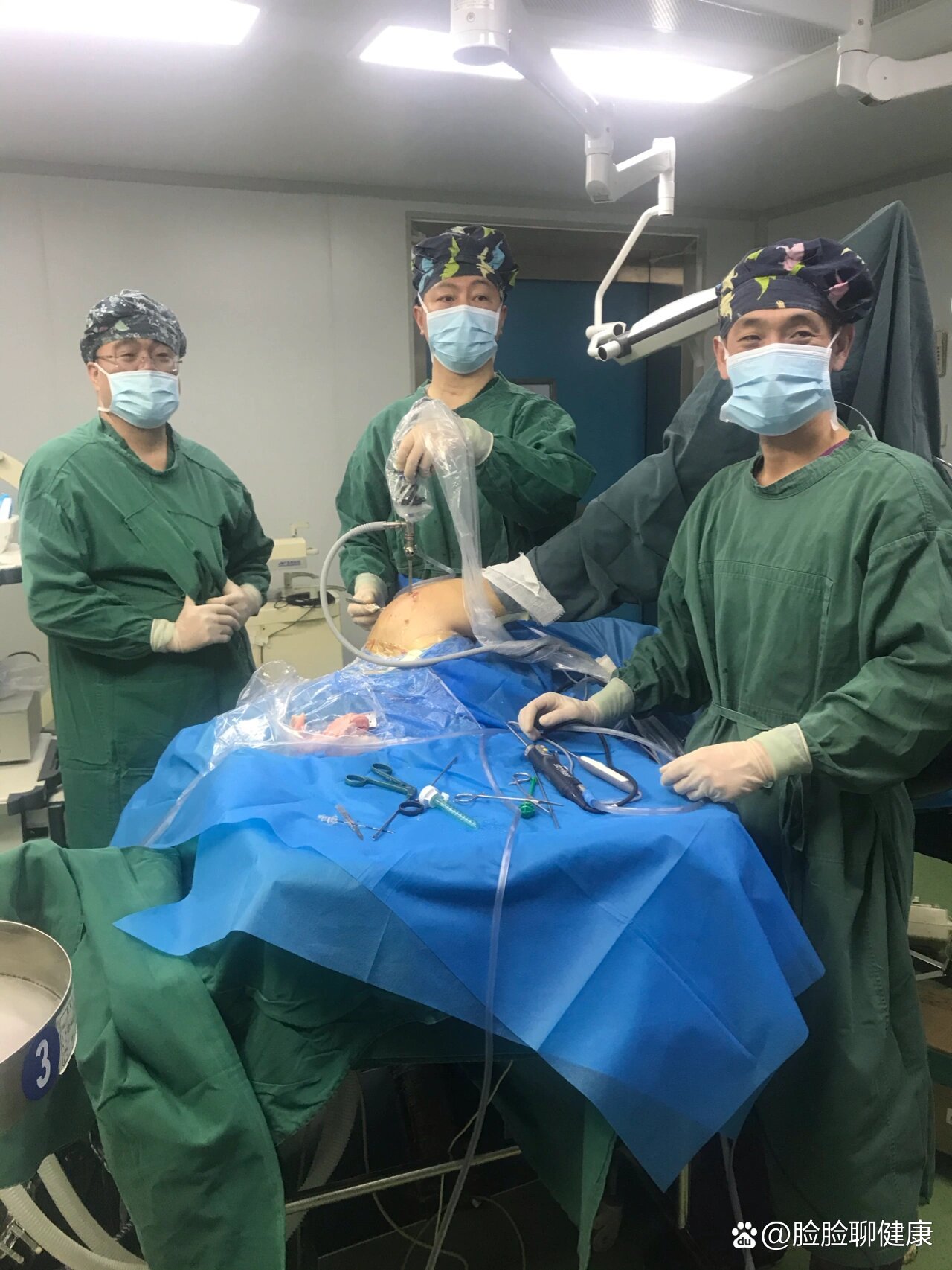 p肩袖损伤关节镜微创手术br肩袖损伤关节镜微创2个锚钉单排固定
