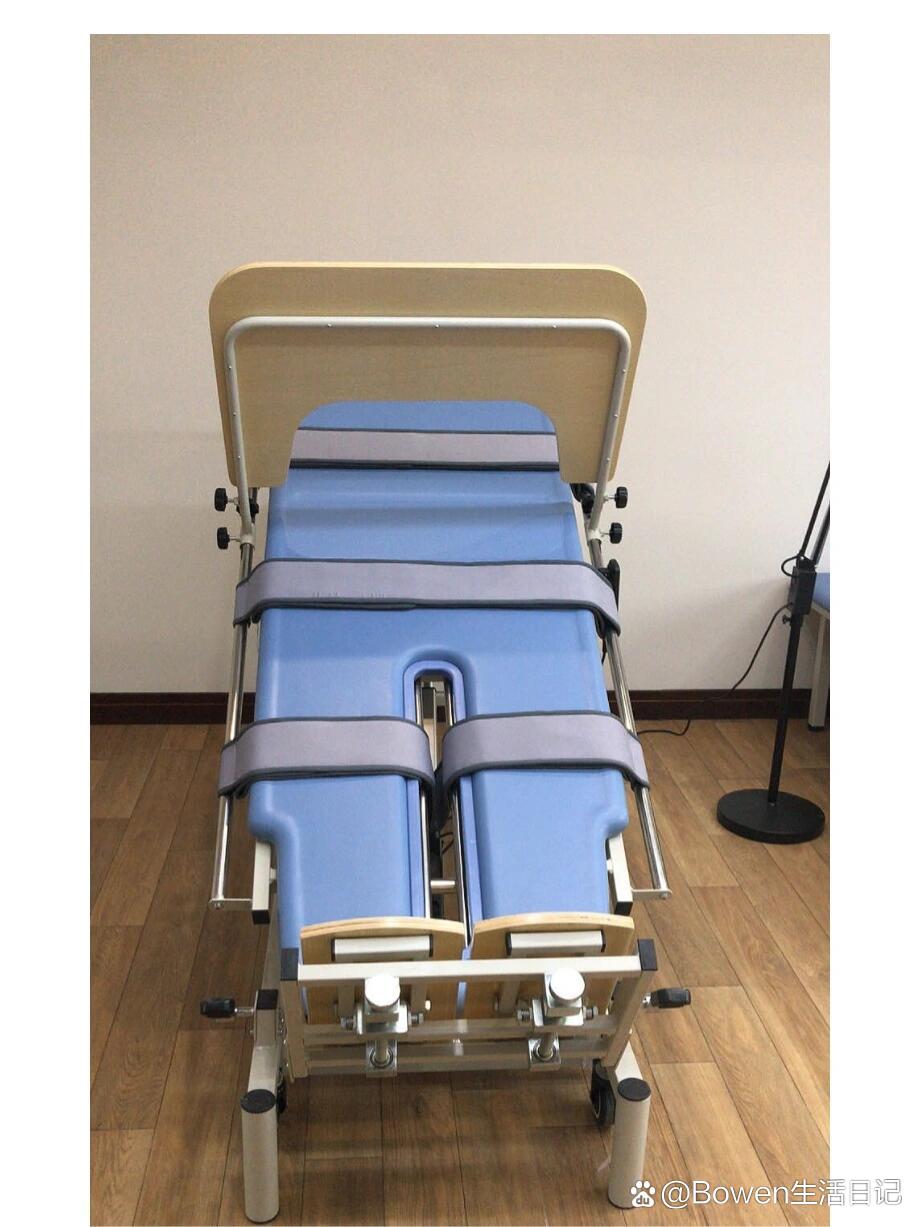 适用于患者早期站立的电动康复站立床