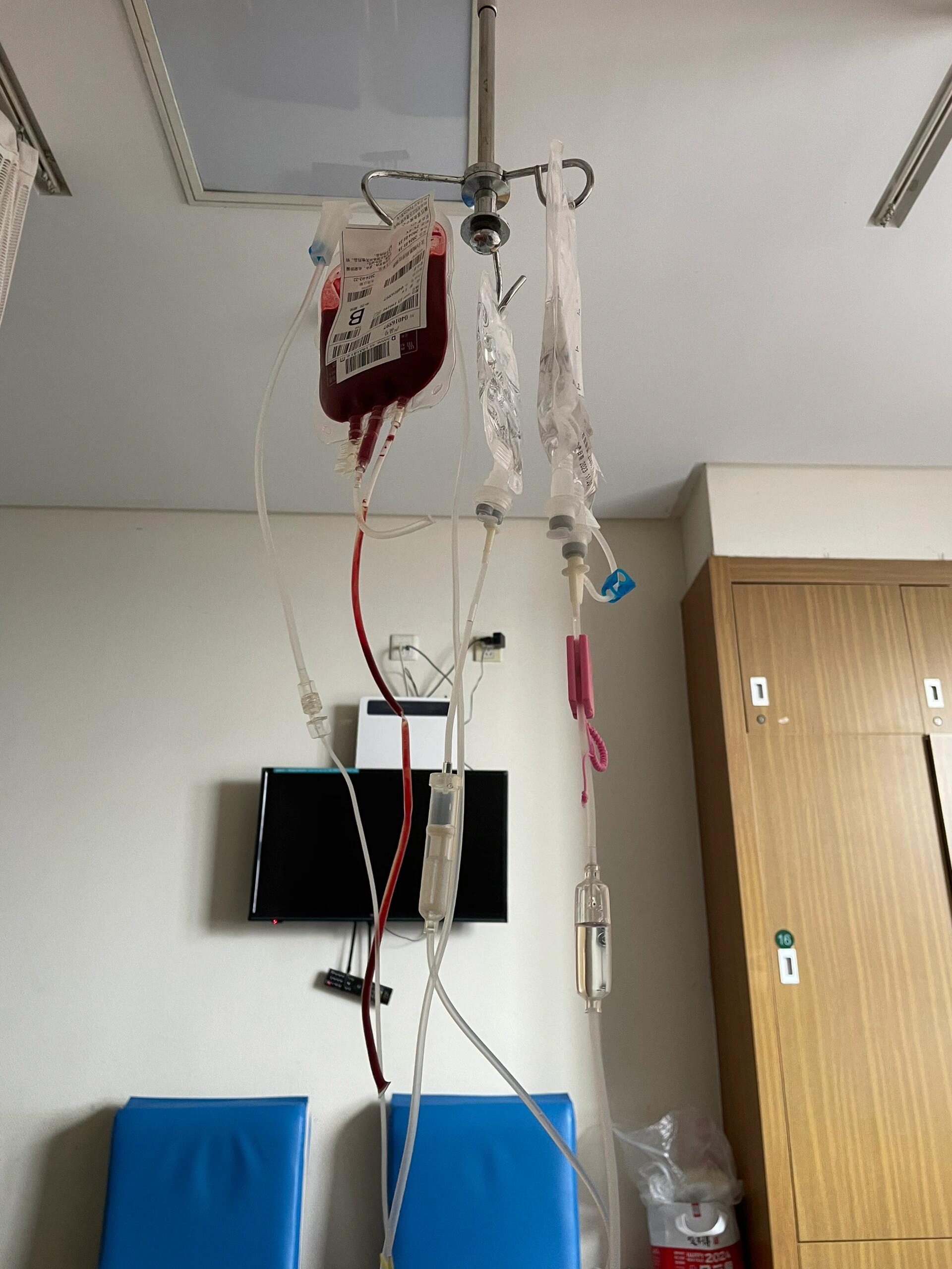 第一次输血,不知道为啥,比手术还害怕