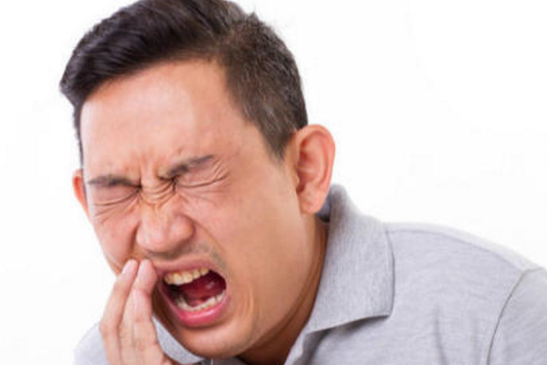 牙疼会引起鼻子疼吗百度知道 导致牙疼的原因有哪些 这6个因素 早知道早避免 上海轩冶木业有限公司