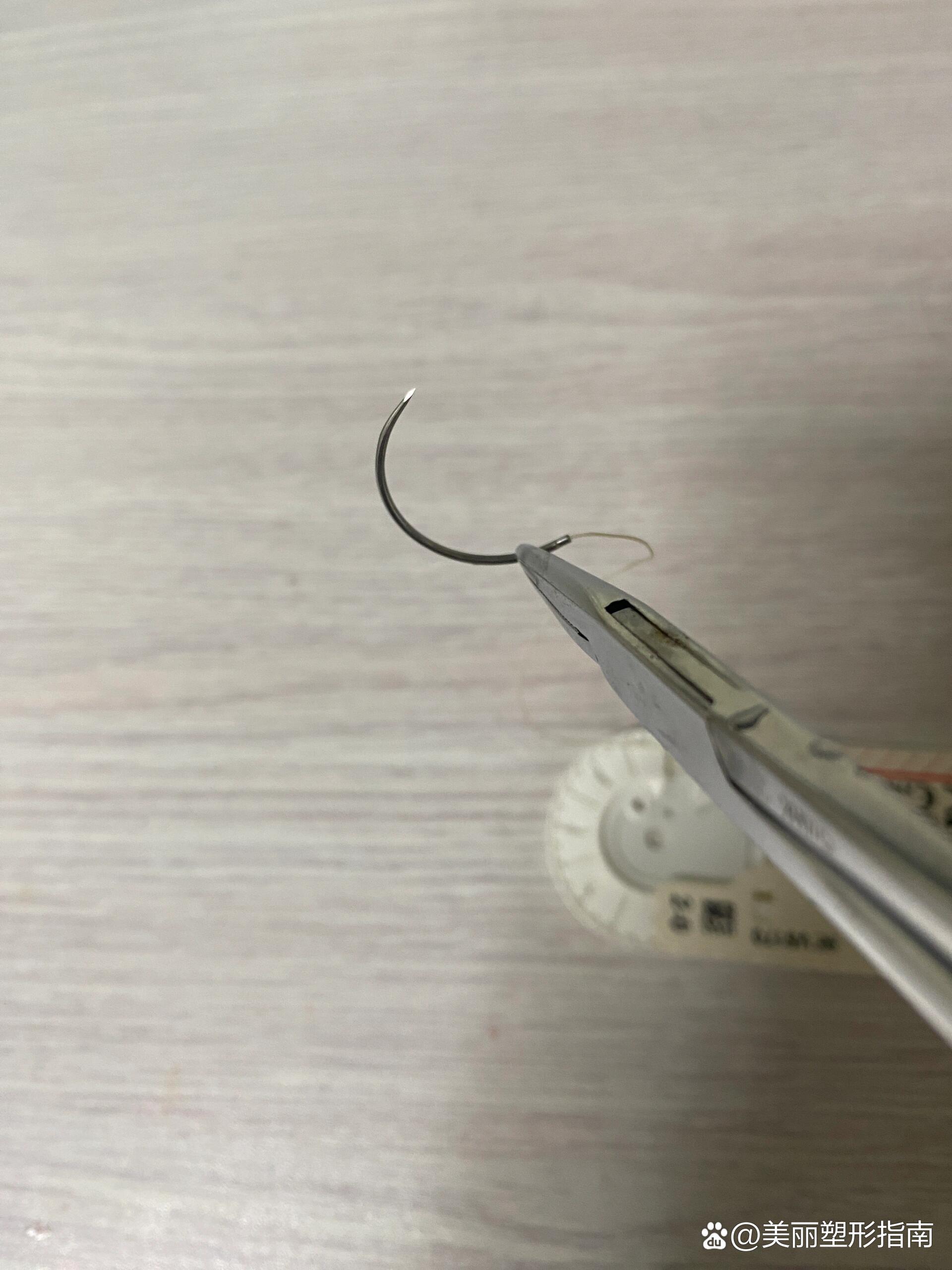  p>可吸收的缝线 br>现在伤口的缝合基本都是用可吸收的缝线,不用拆线