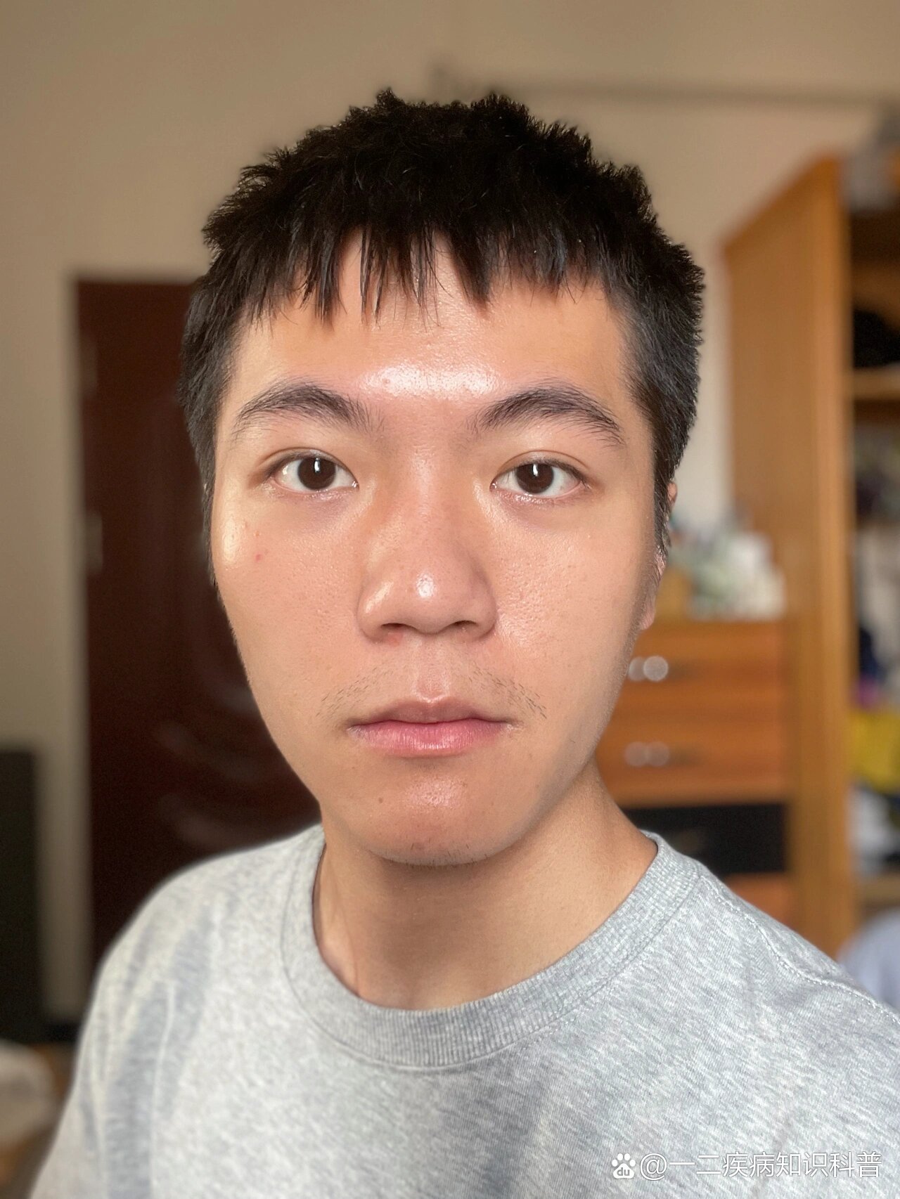 已经不是大小脸的问题了,是高低