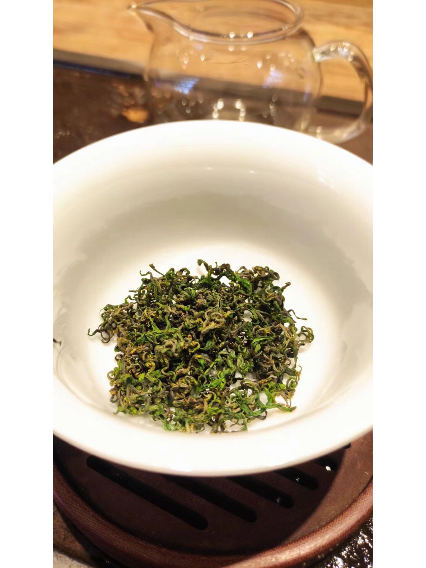 芊罗叶中含有至少18中氨基酸,并含有丰富的ca,k,mg,na等10种无机元素