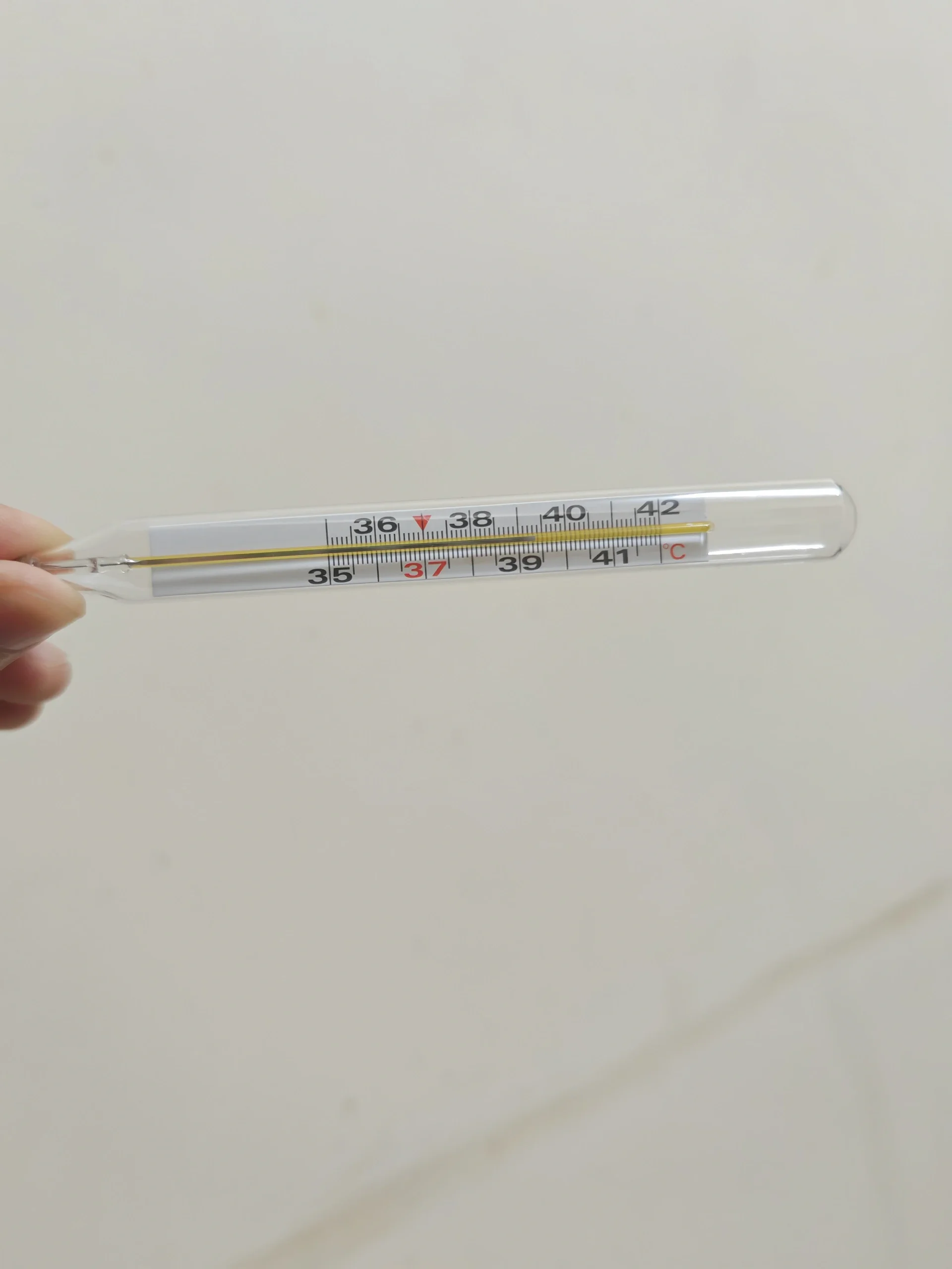 上个星期就说给我带药,结果一直找借口拖延,拖到我今天发烧到39度