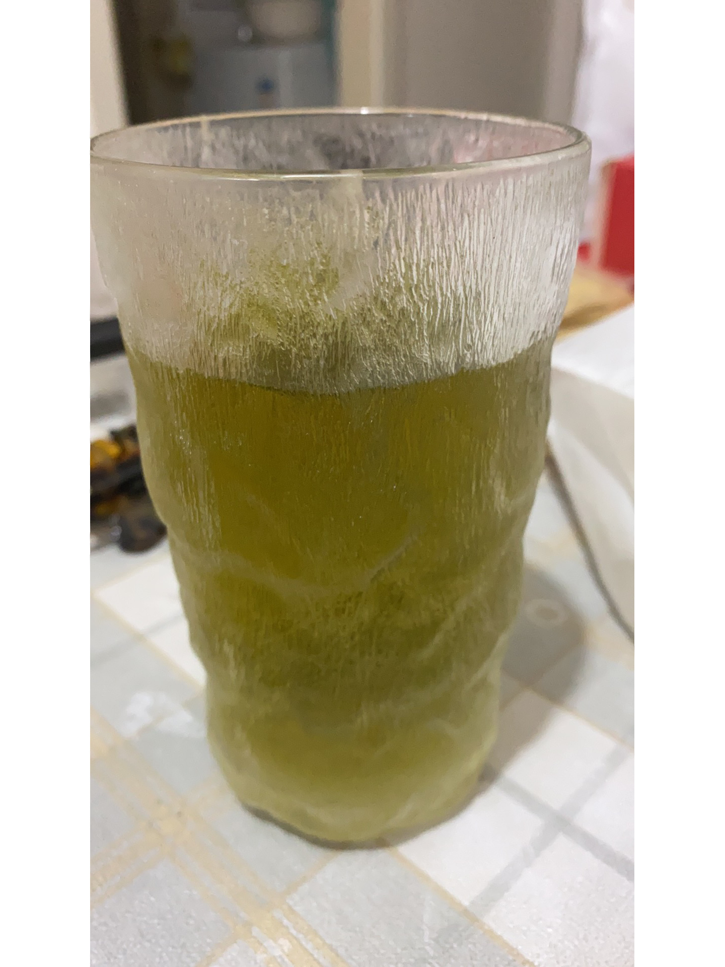 胎菊泡水颜色变深绿正常吗