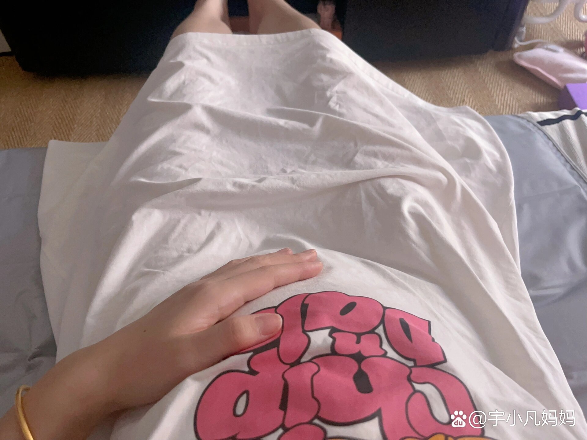 急性肠胃炎,就是不吃东西胃很难受,但是吃就吐,还伴随偶尔的拉肚子