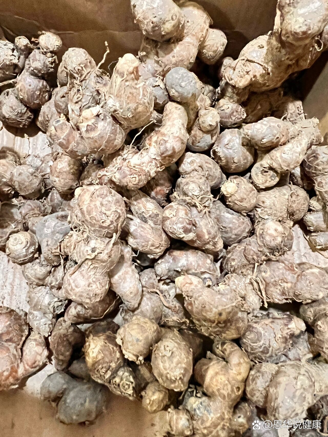  br>	  br>黑姜是一种著名的中药材,由于其产量非常少,因而显得特别的