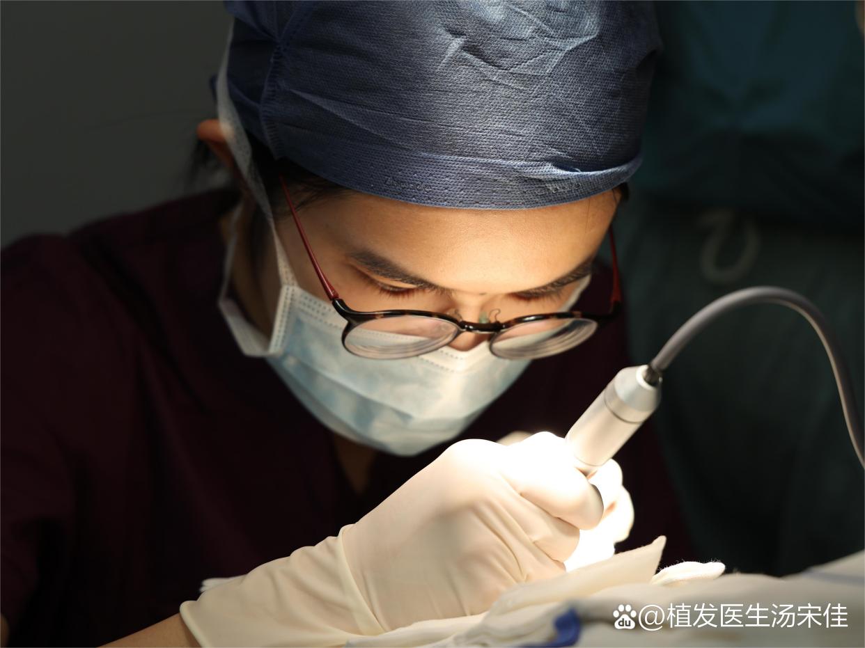 我们植发手术的时间一般在3-8小时左右。